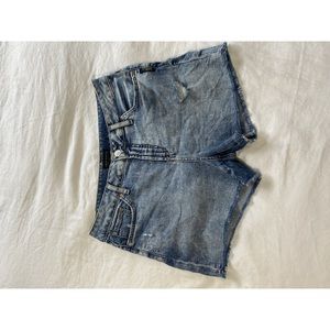 Silver Jeans Avery Short Size 30